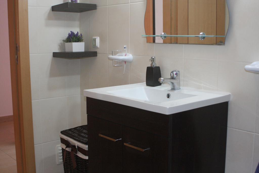 Lovely New W/ Pool Appartement